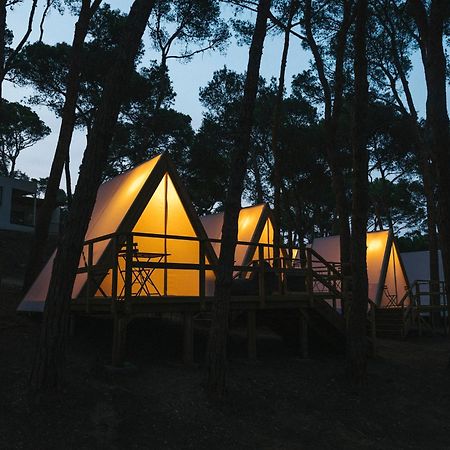 Hotel Wecamp Cala Montgo L' Escala Exterior foto