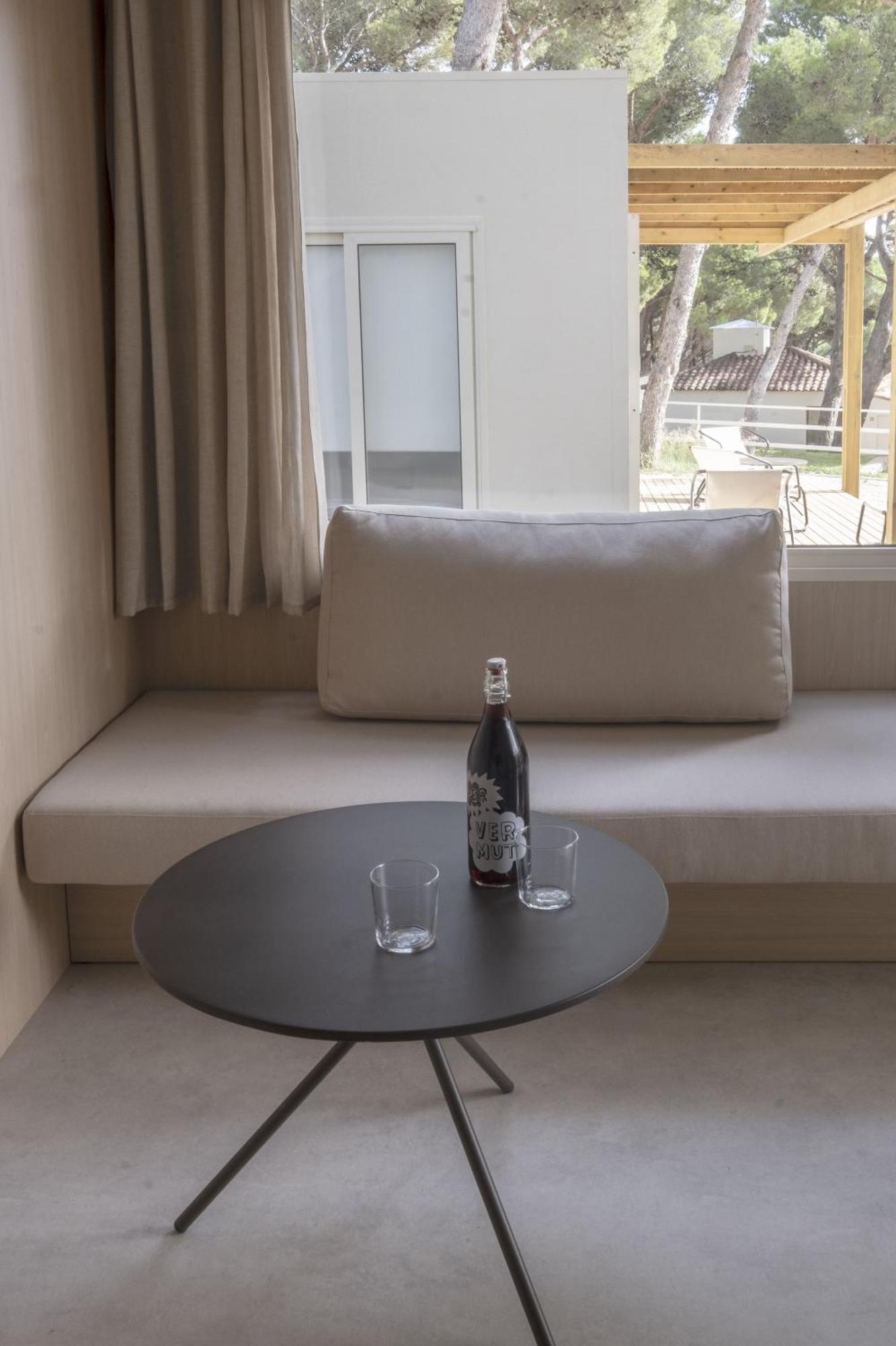 Hotel Wecamp Cala Montgo L' Escala Habitación foto