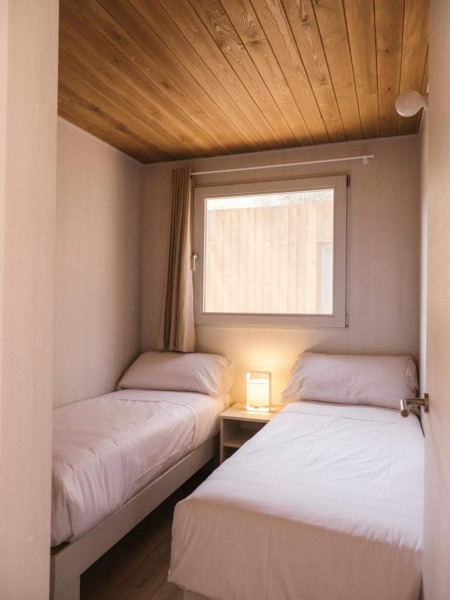 Hotel Wecamp Cala Montgo L' Escala Habitación foto